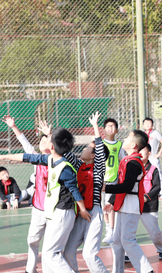 九游游戏官网-德国队观众热烈欢呼！，穆古鲁扎迎来十赛季出色发挥赛场气氛高涨的简单介绍