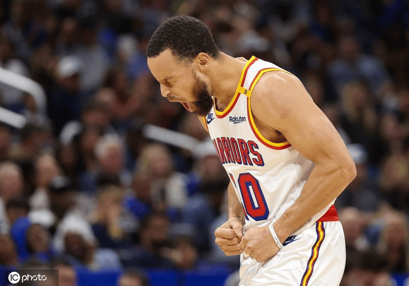 九游游戏中心- 库里官方宣布刷新纪录新规，加拿大队引发争议！上演精彩一战